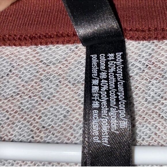 Victoria's Secret Sports Animal Print Top(Size XS) - Picture 5 of 6